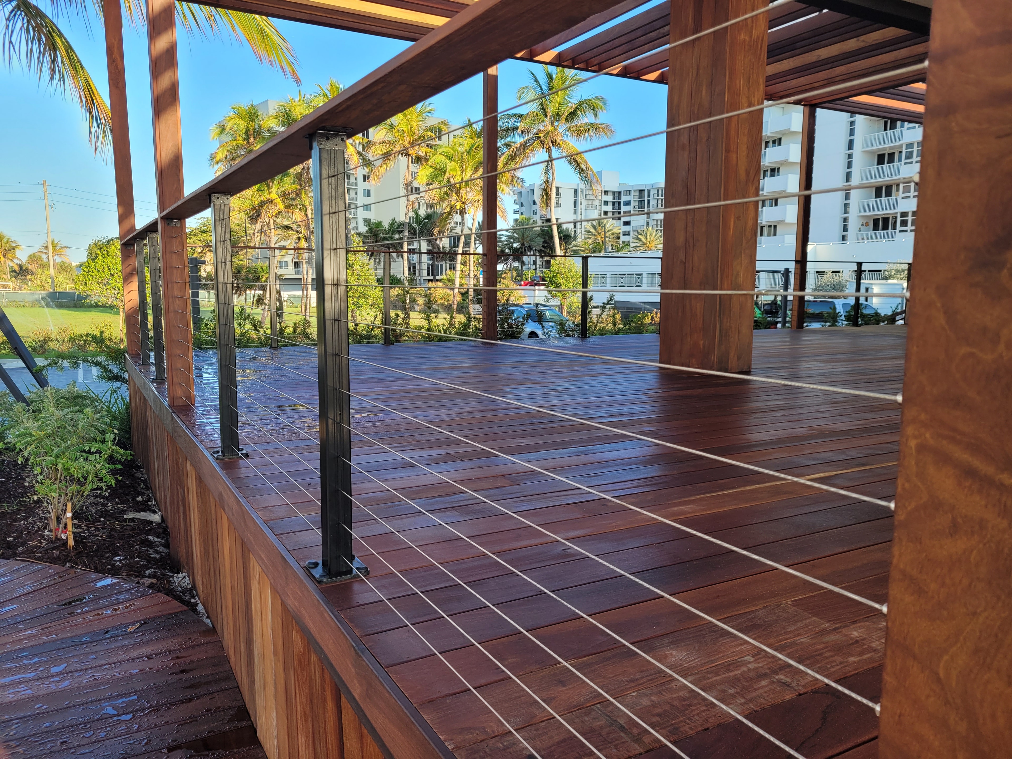 Ritz-Carlton Residences Pompano Beach — Deck with palm trees