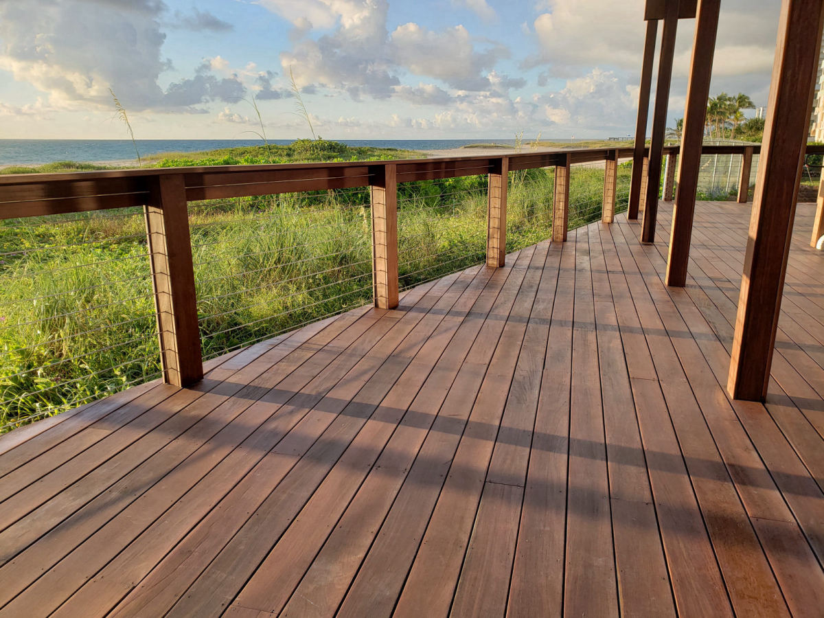 Solemar Pompano Beach — Ipe deck overlooking ocean beach dunes