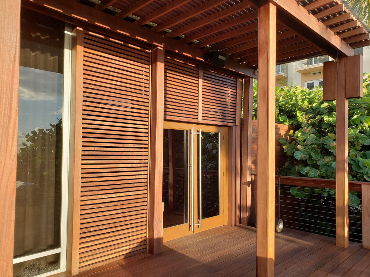 Solemar Pompano Beach — modern Ipe pergola patio with sliding doors