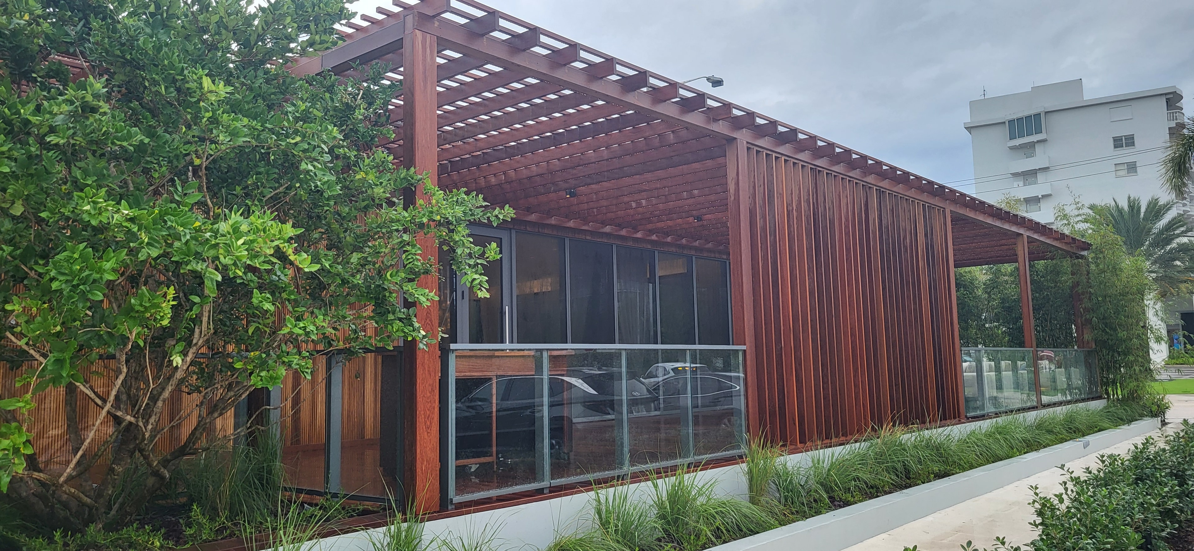 Waldorf Astoria Pompano Beach — metal structure with pergola